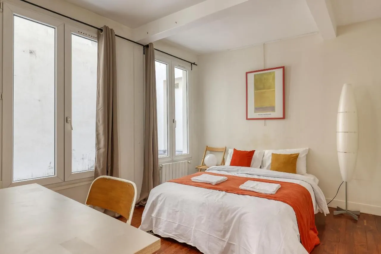Spacious & Lovely Flat-Up To 10 Guests-Paris 10