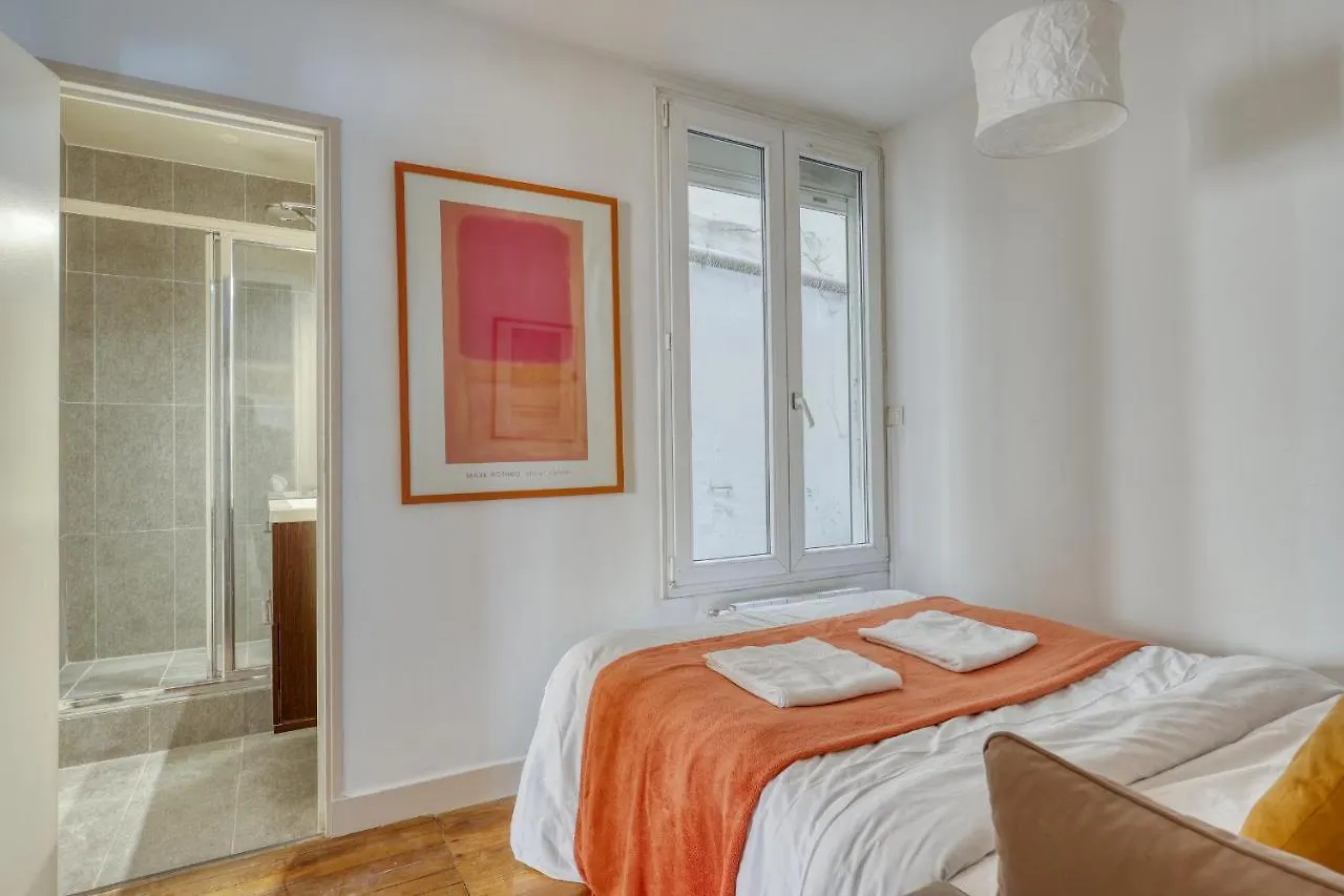 Spacious & Lovely Flat-Up To 10 Guests-Paris 10 0*, Paris França