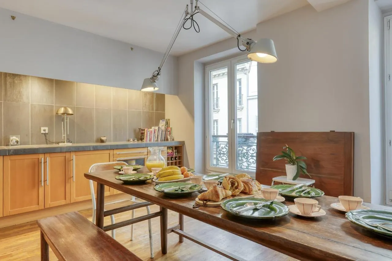 Spacious & Lovely Flat-Up To 10 Guests-Paris 10 Apartamento