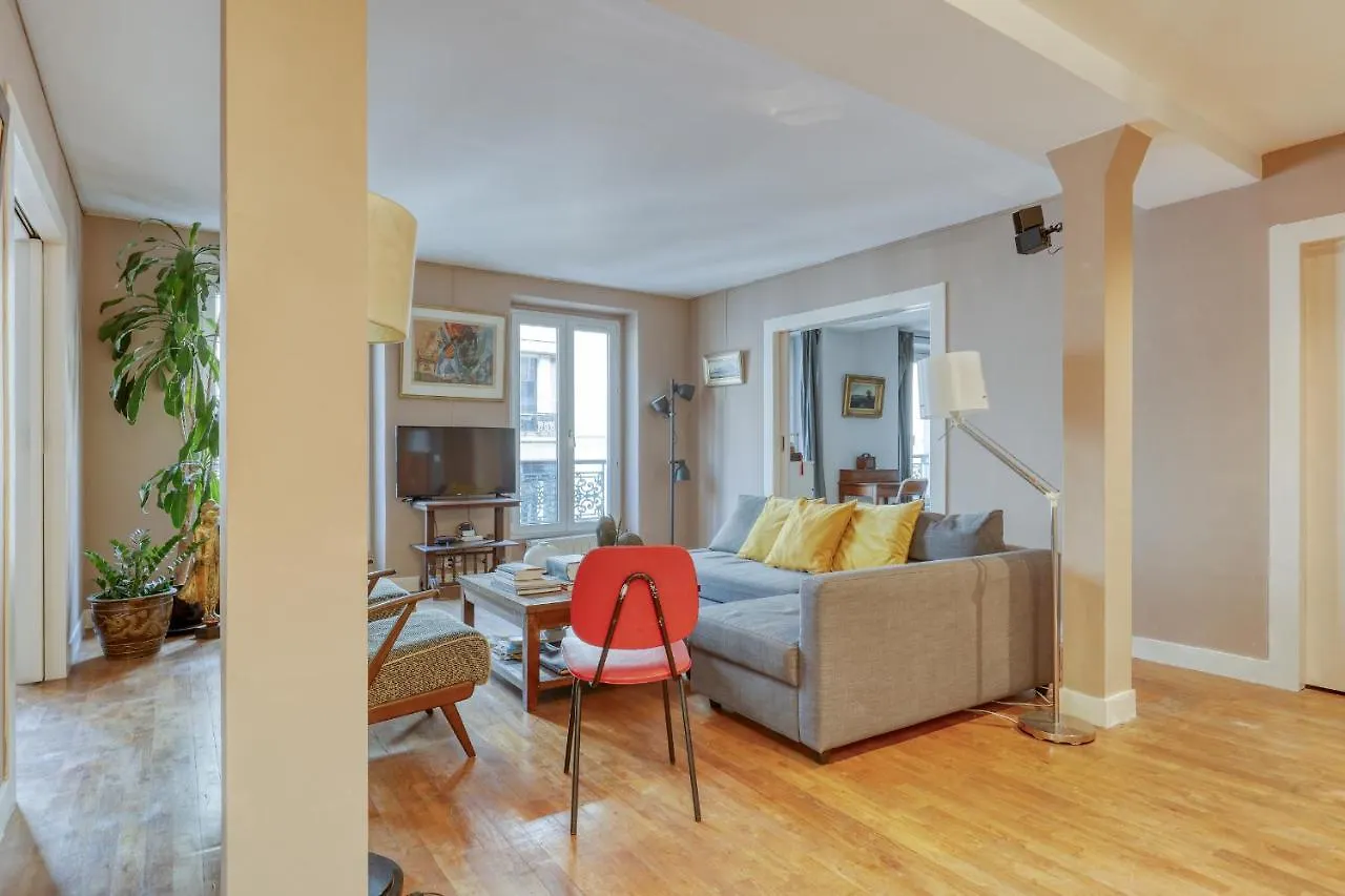 Apartamento Spacious & Lovely Flat-Up To 10 Guests-Paris 10 França